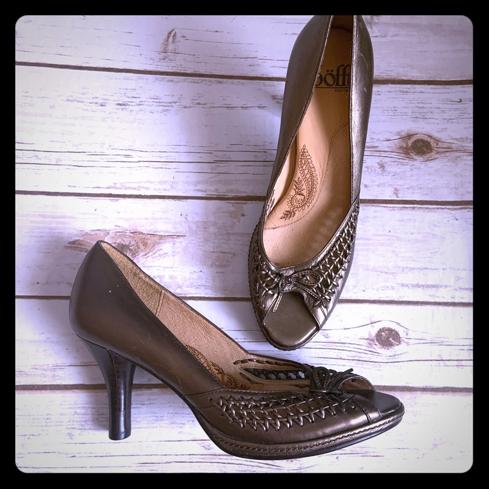 Sofft heels in bronze